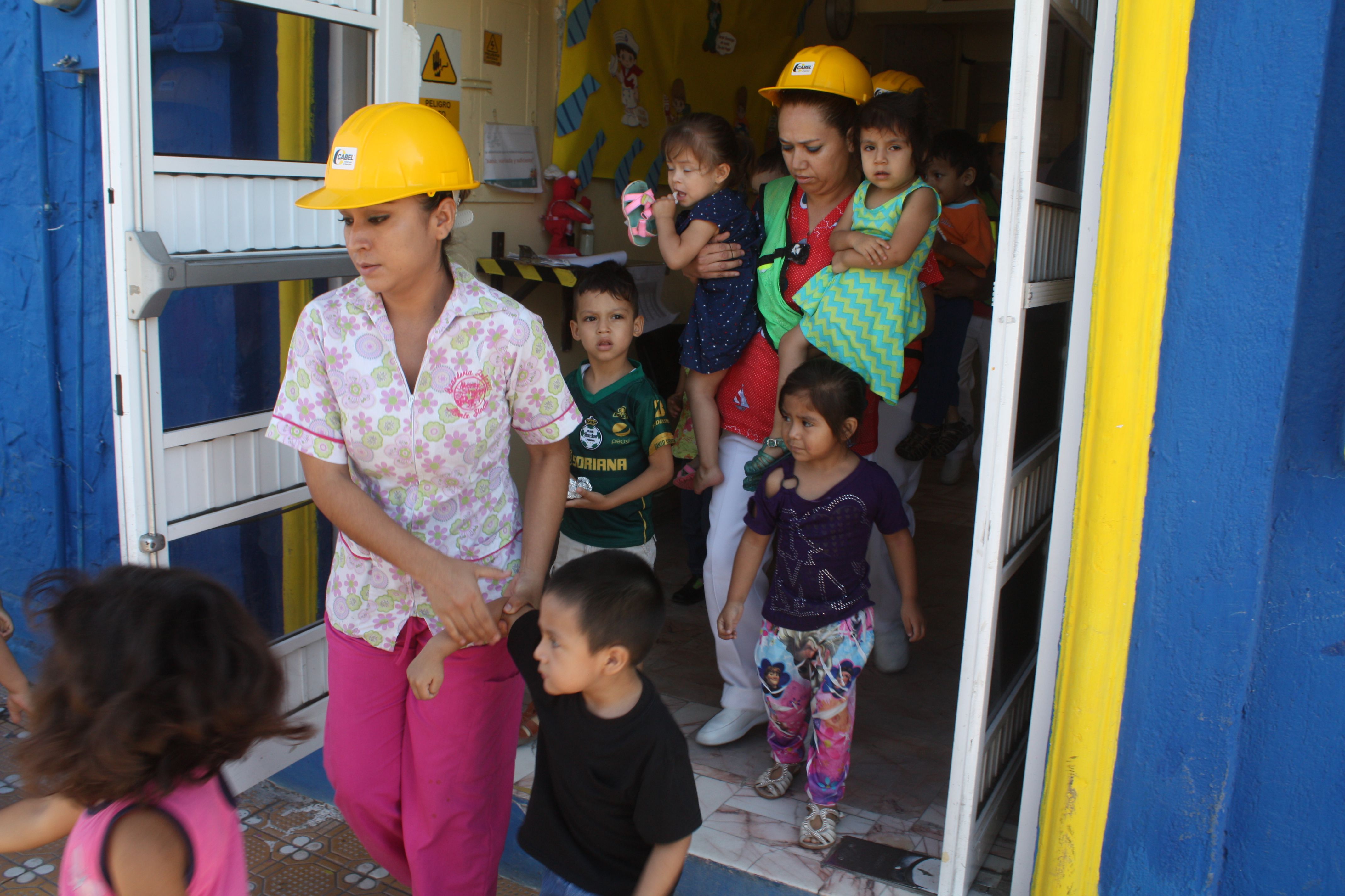 Realizan simulacro en guardería infantil