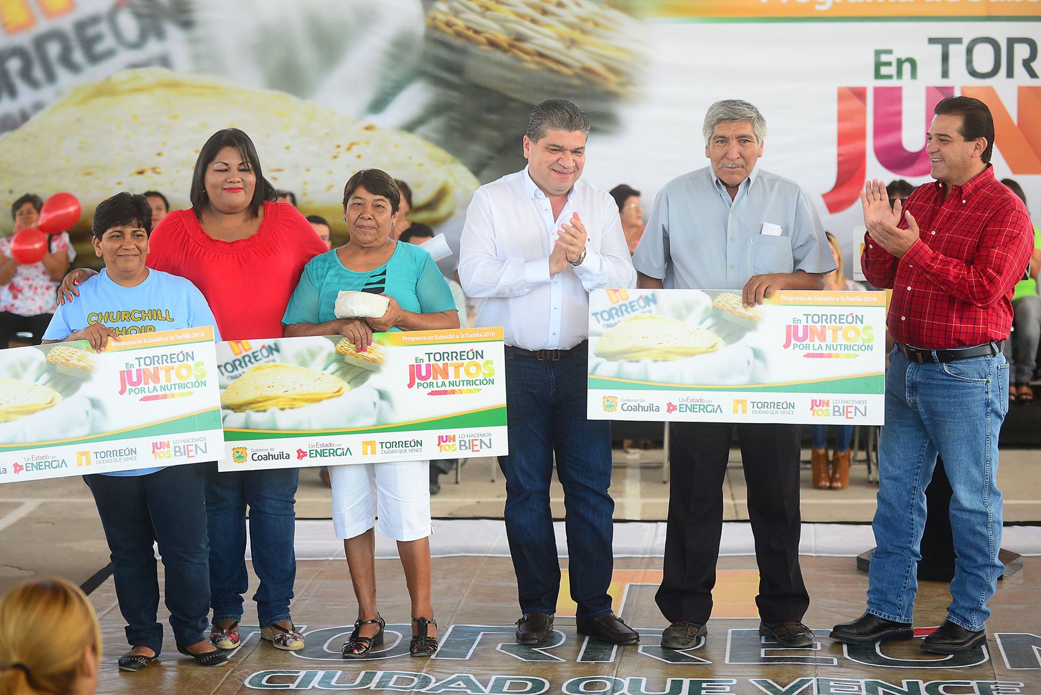 Generan ahorro familiar y empleo <br>programas sociales de Riquelme