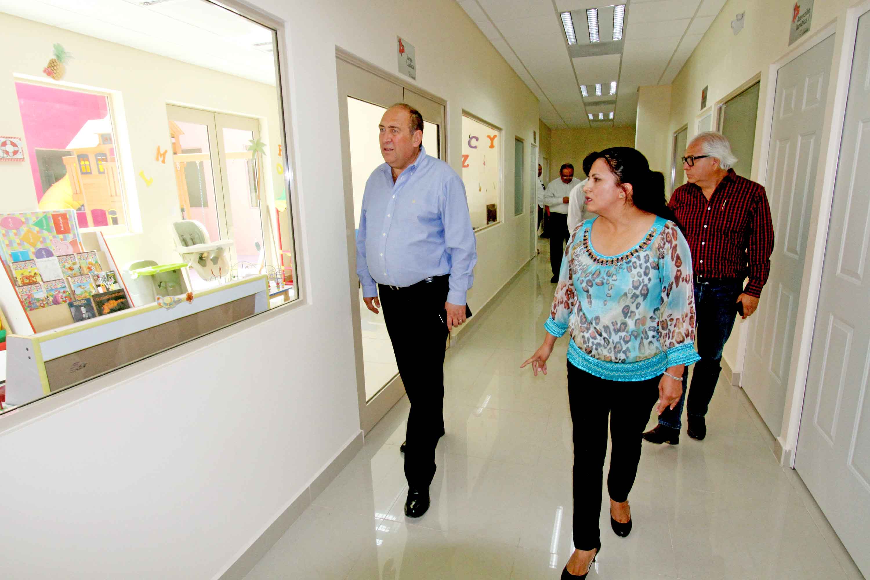 Con visitas sorpresas, supervisa Gobernador dependencias en Frontera