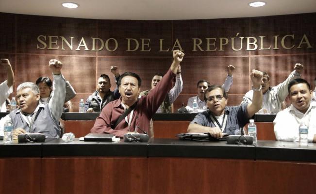 CNTE se reúne con senadores por reforma educativa