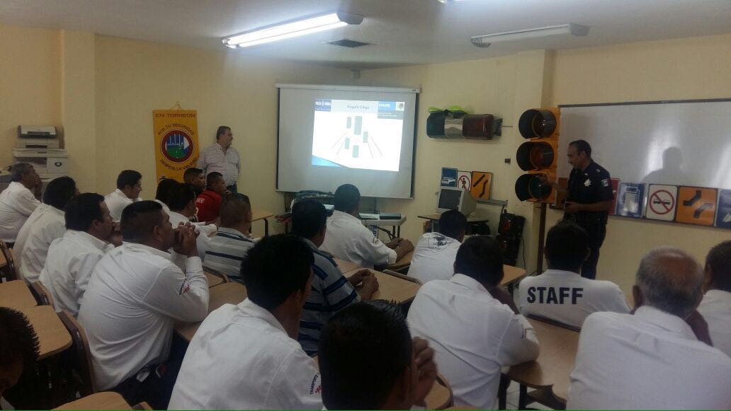 Capacita estado a transportistas de Coahuila