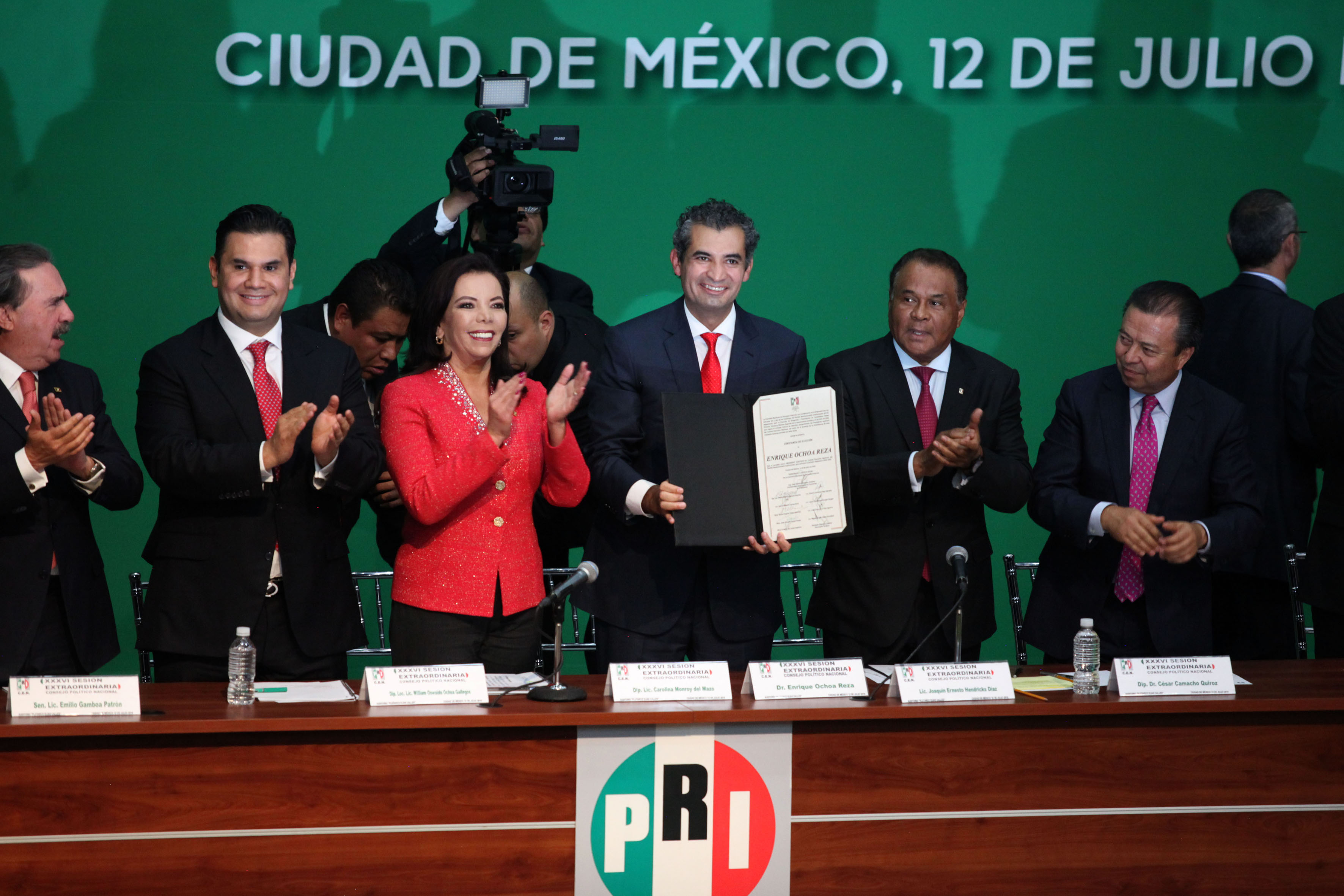 El PRI debe salir a dar la cara en el tema de corrupción: Ochoa Reza