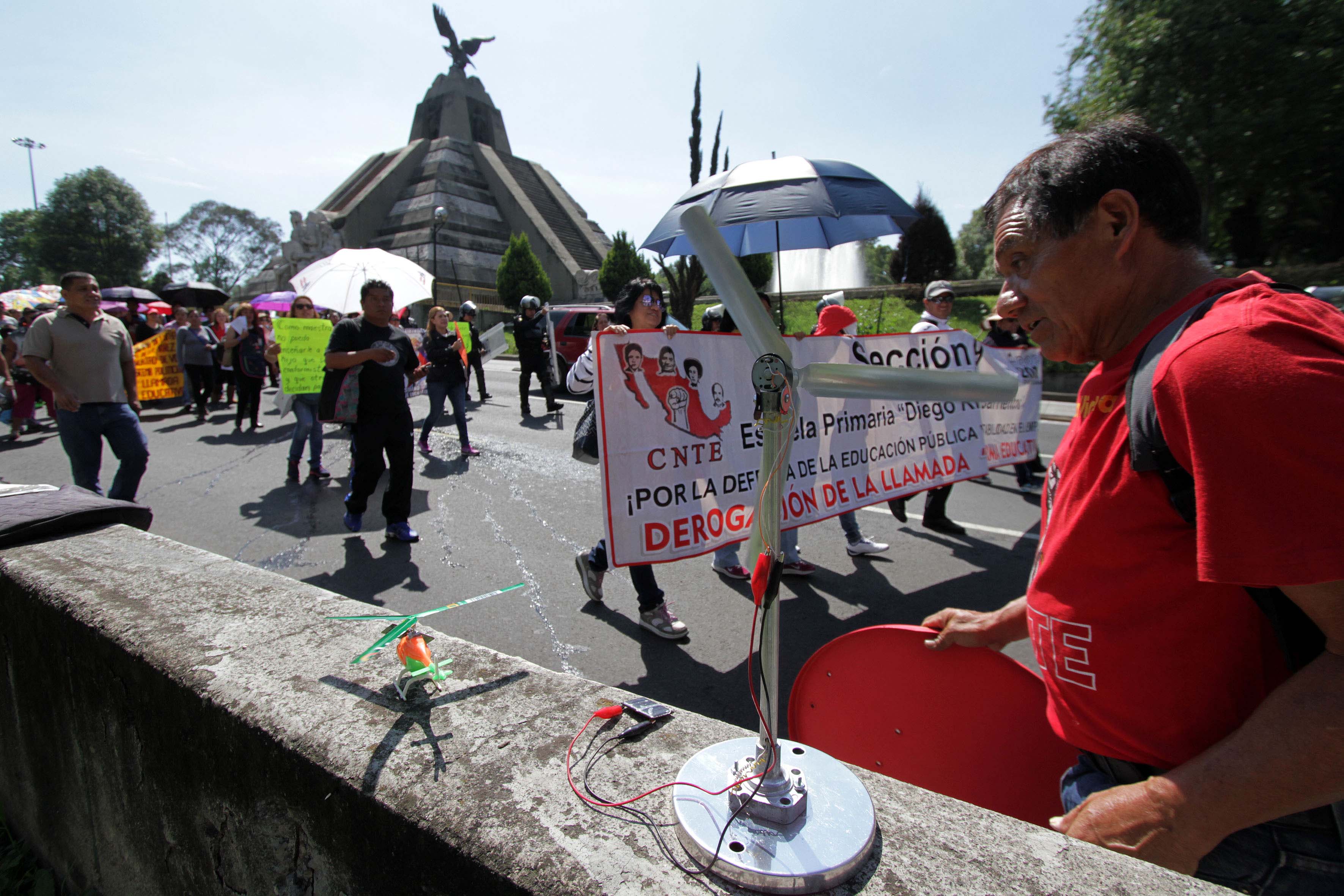 CNTE marcha hoy de Los Pinos a Segob