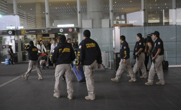 Captura Interpol en el AICM al “Capi Beto”, aliado de “El Mayo”