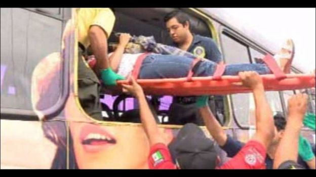 Ocho lesionados por imprudencia de chófer de Autobús