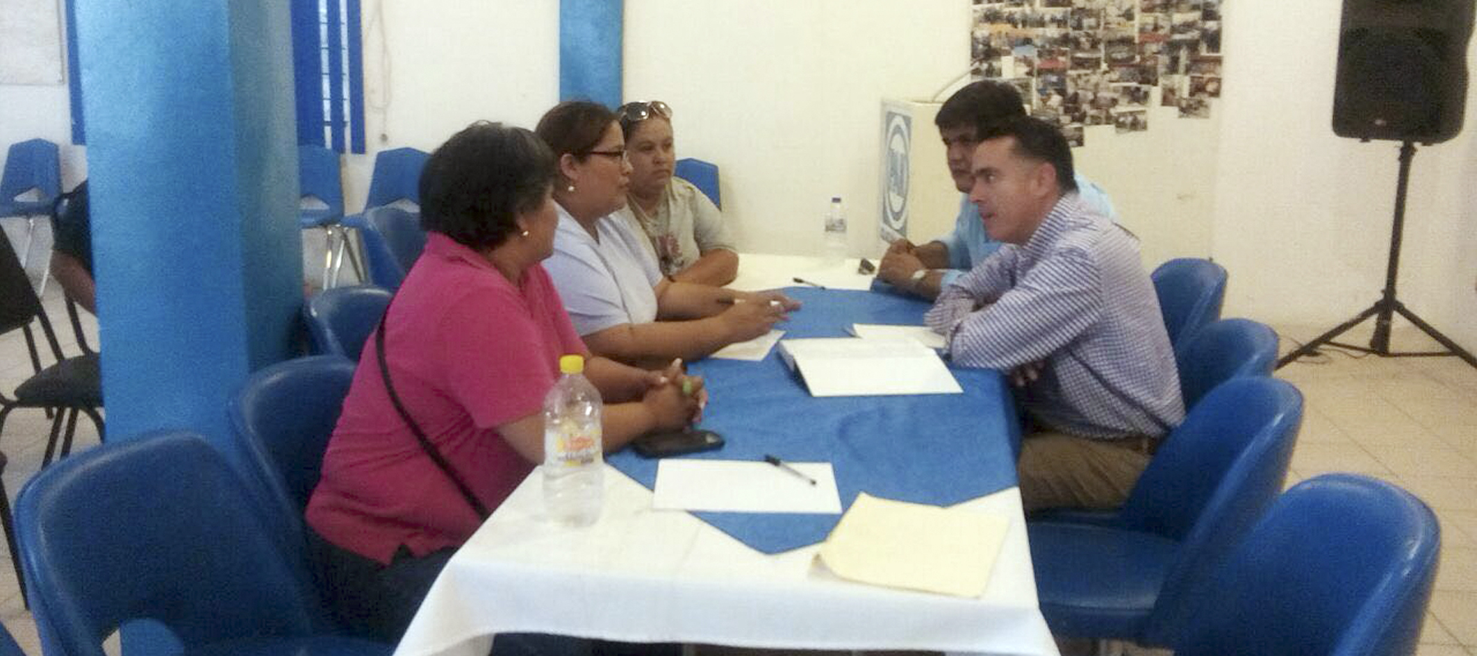 Dueños de “chuecos” también <br>desairan a Anaya; sólo acuden 4