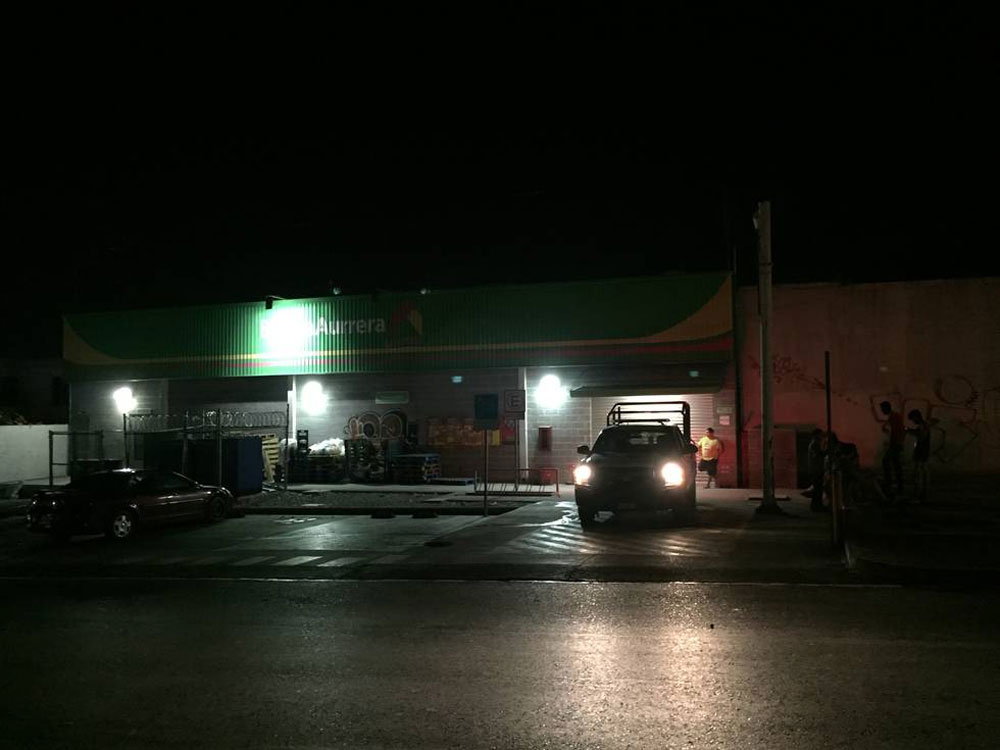 Oootro asalto en Saltillo; comando armando irrumpe en centro comercial