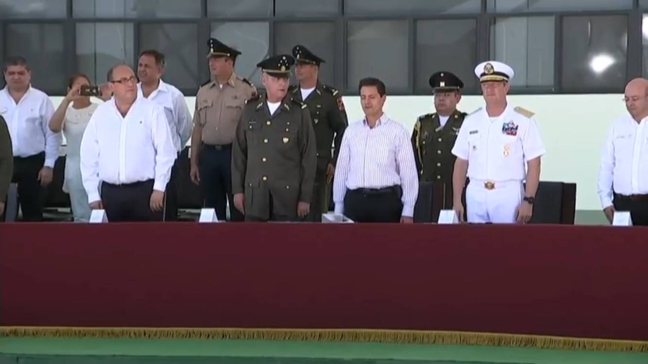Inaugura Peña Nieto cuartel <br>militar en Piedras Negras
