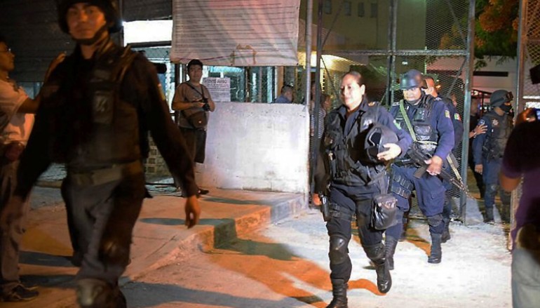 Se fugan 10 reos de penal de Cancún