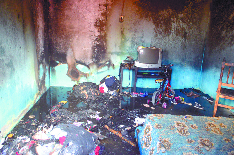 Niños salvan a su mama de incendio