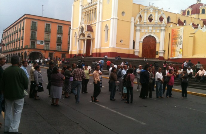 Pensionados se manifiestan en 7 zonas de Veracruz