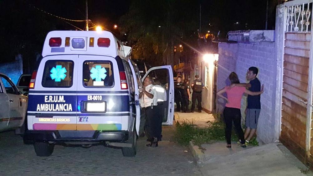 Reclama infidelidad a su padrastro y él la asesina