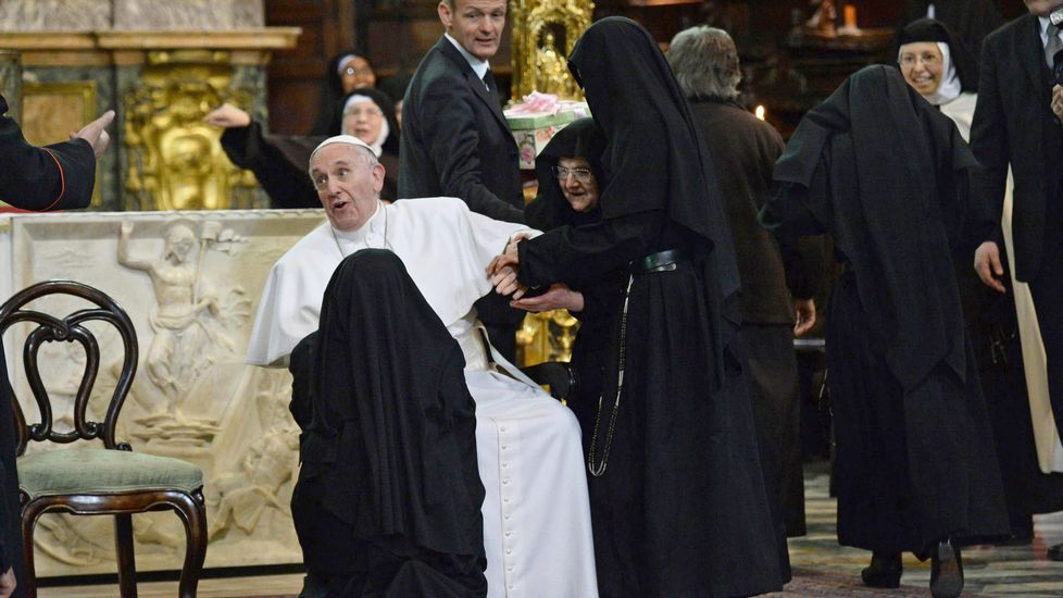 Papa pone orden a monjas de clausura