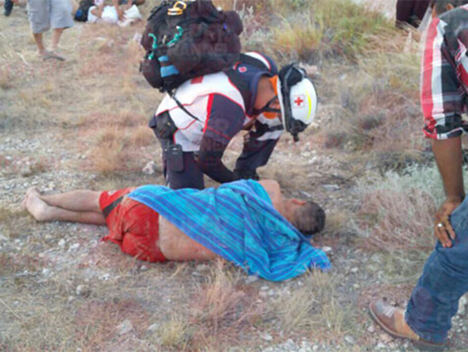 Transmiten por facebook su volcadura jóvenes de Coahuila