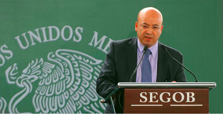 Renato Sales pide “respetar y querer” a policías