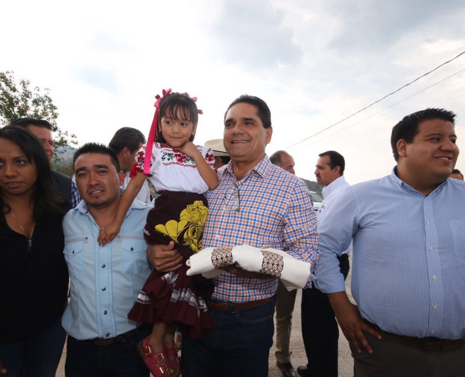 Silvano Aureoles inicia gira por todo el país