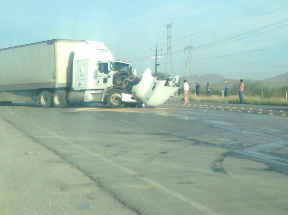Choque esta mañana sobre carretera Los Pinos
