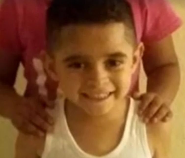 Padrastro mata a niño a golpes