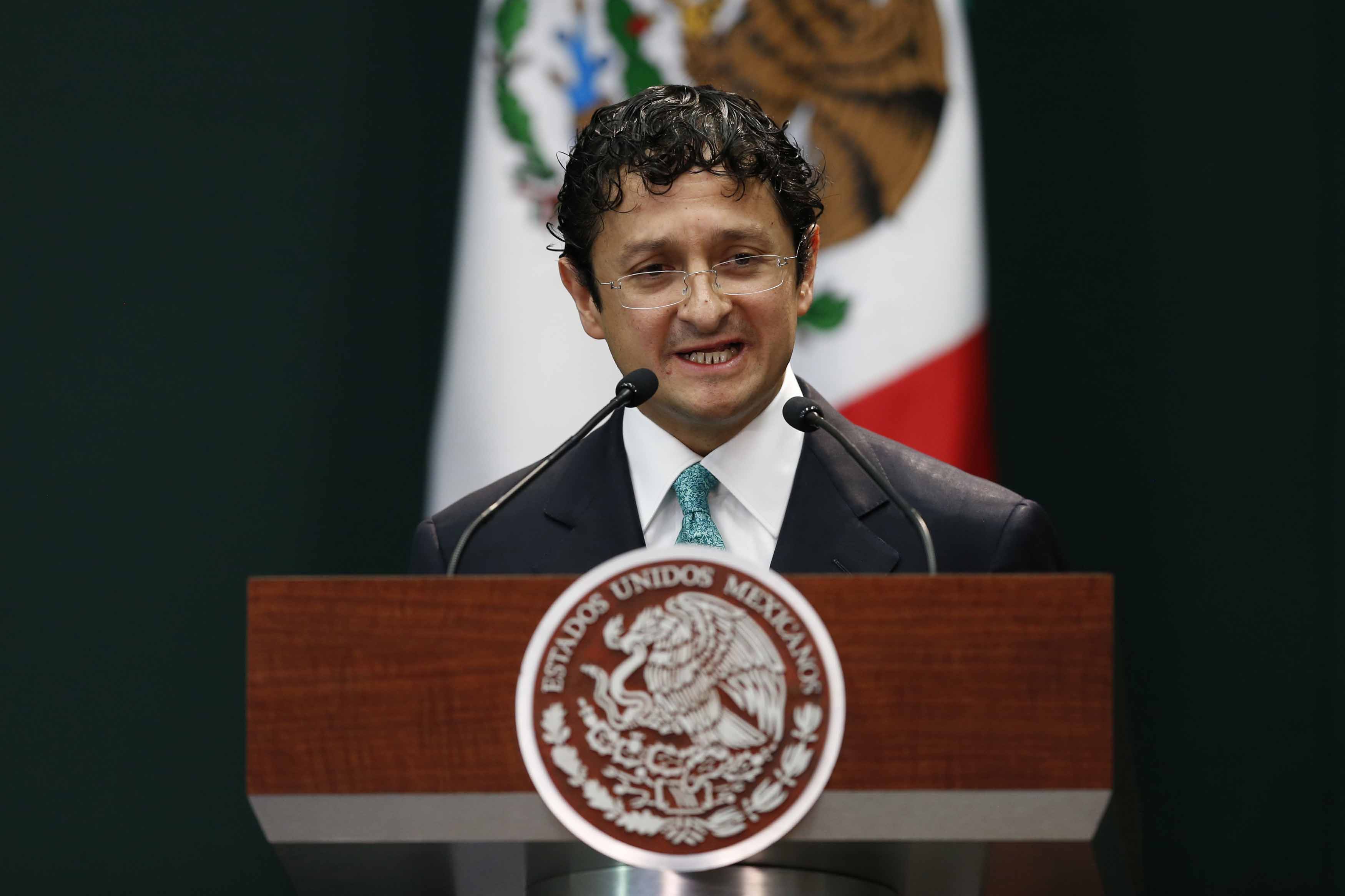 Renuncia Virgilio Andrade a la Secretaría de la Función Pública