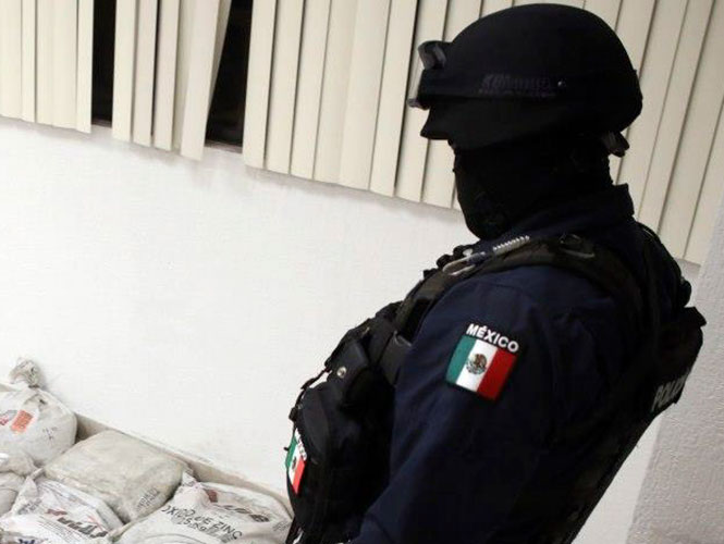 Aseguran en AICM cartuchos de uso antiaéreo