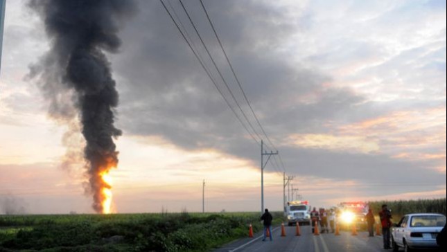 Explota ducto de Pemex en Veracruz; no hay lesionados