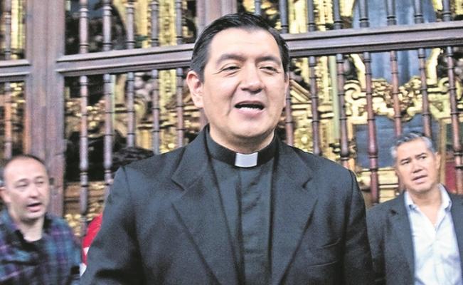 Comunidad gay no nos chantajeará, revira Iglesia