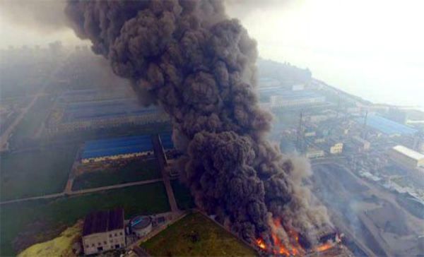 Al menos 21 muertos deja explosión en planta química en China