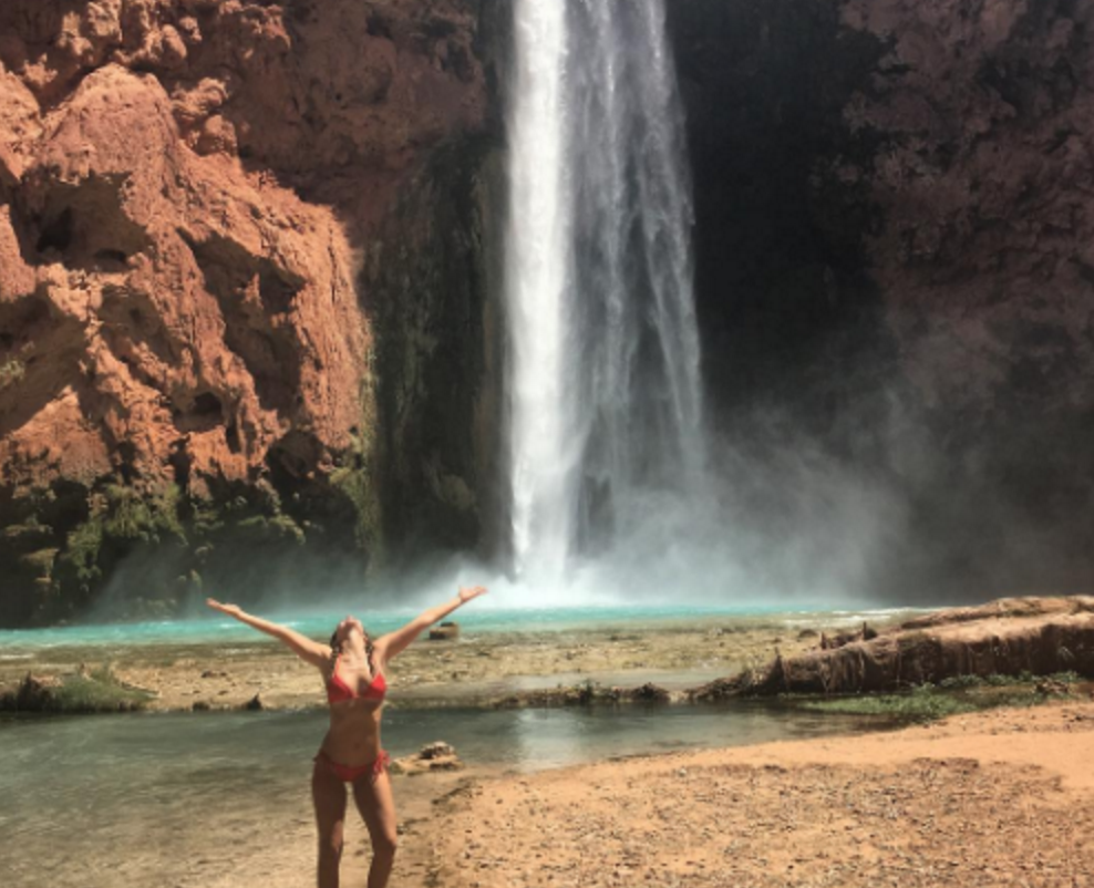 Camila Sodi presume exóticas vacaciones en bikini