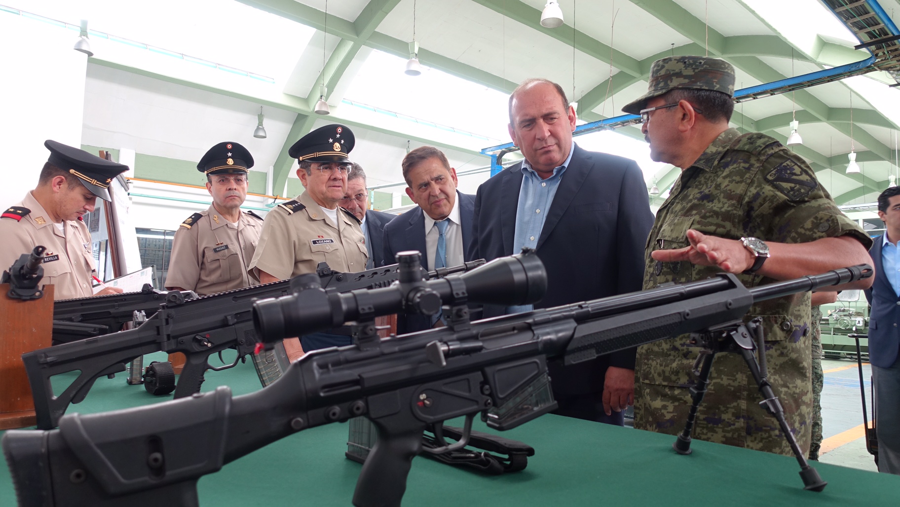Visita Gobernador Industria Militar