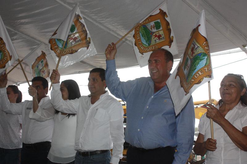 Arrancan Gobernador y alcalde recarpeteo de vialidades en San Pedro