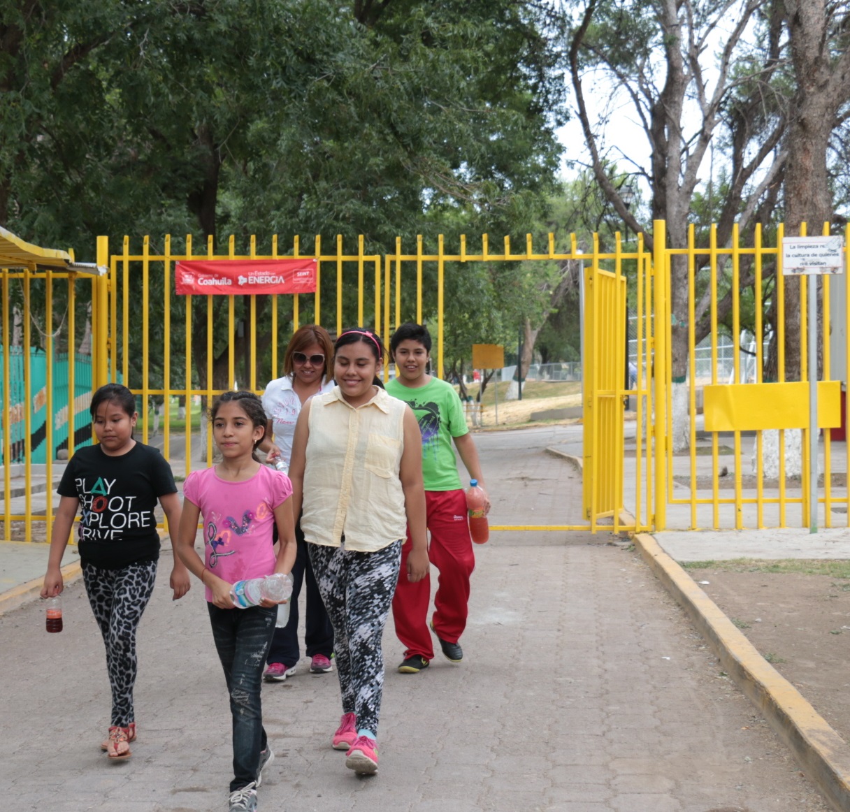 Continúan trabajos en fachada de la Ciudad Deportiva