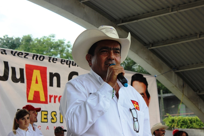 Vinculan a proceso a un alcalde por homicidio calificado