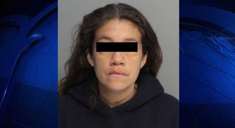 Niñera le rompió los brazos y piernas a bebé