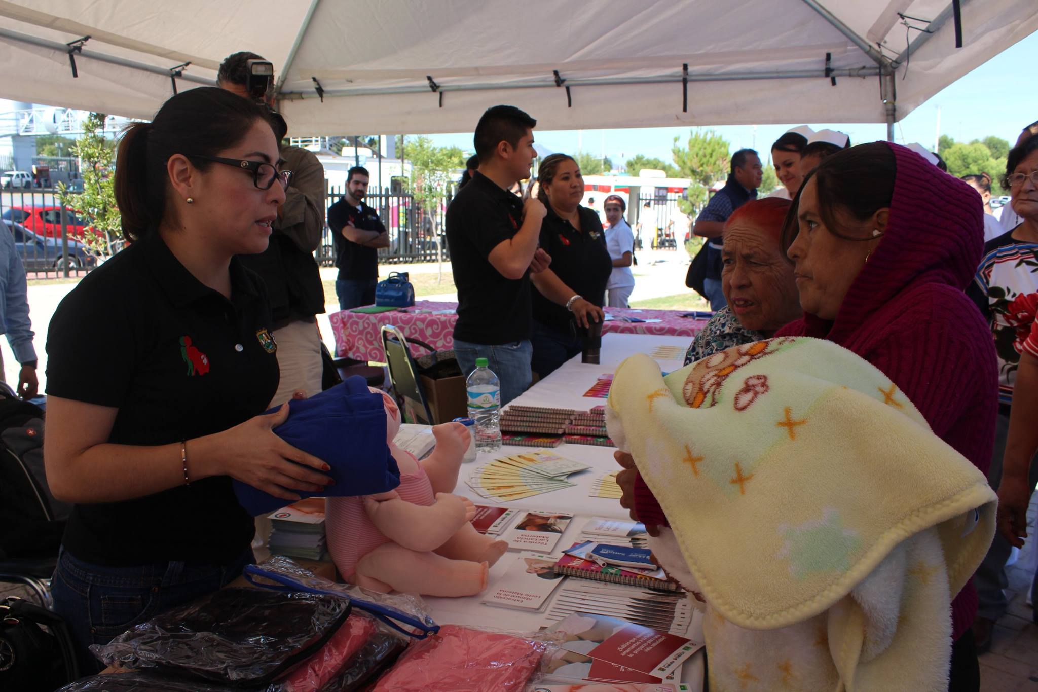 Promueve Salud beneficios de la lactancia materna