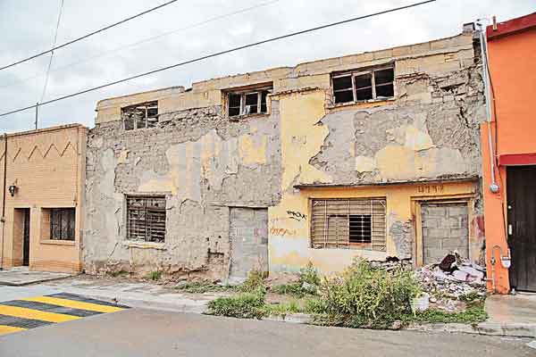 A punto de caer casas antiguas de Saltillo