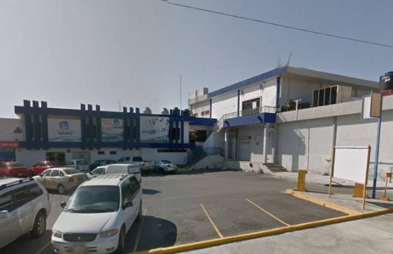 Directora estafa a alumnos para pagar su boda