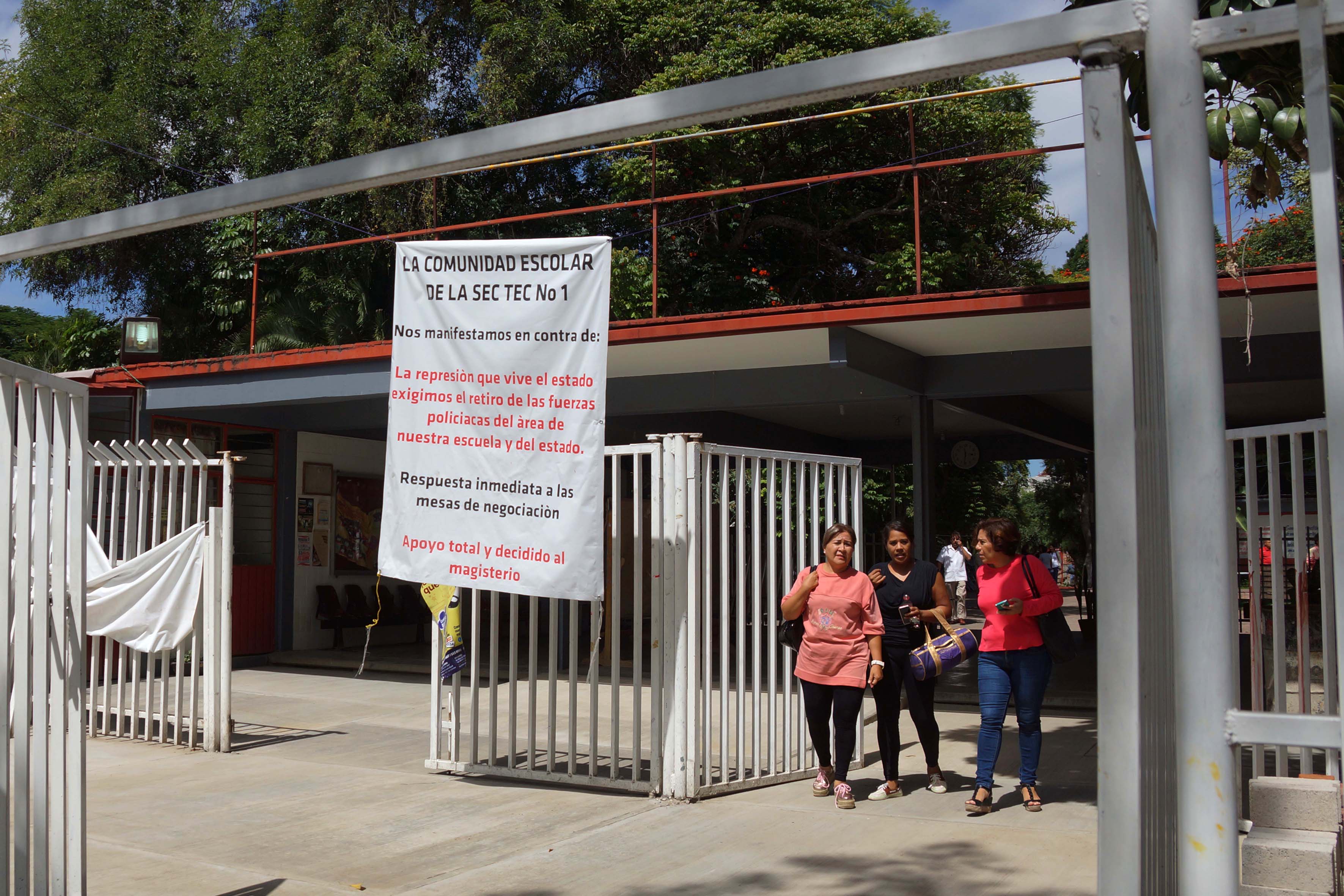 Inicia SEP procedimiento de cese a mil 255 faltistas