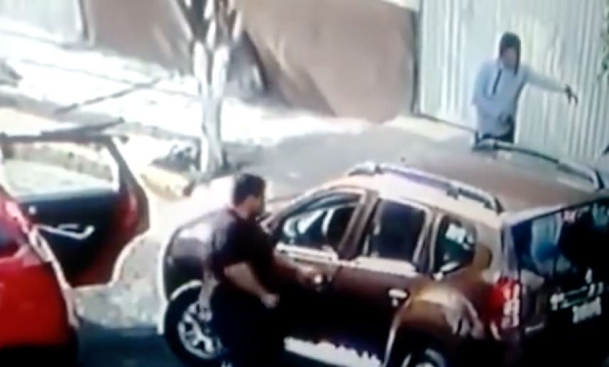 Mujer evita que ladrones se lleven a sus hijos