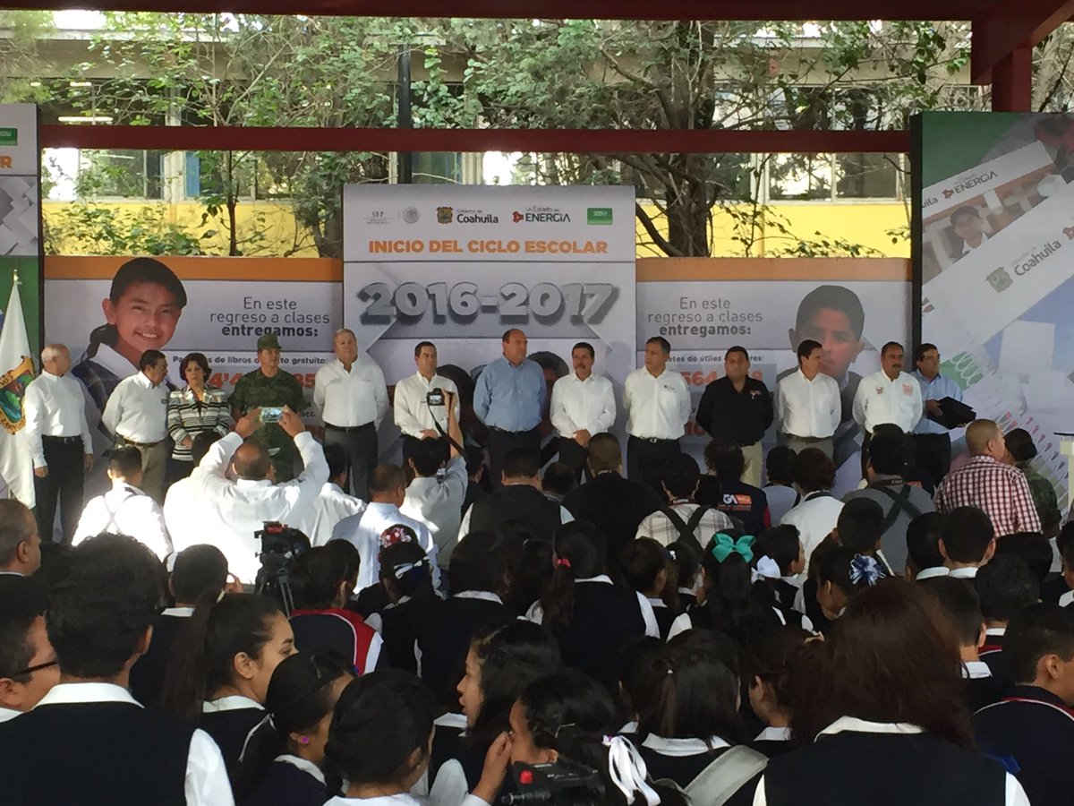 Inicia ciclo escolar 2016-2017 <br>en Coahuila con entrega de útiles
