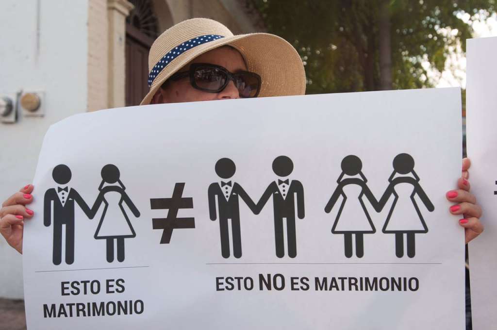 Iglesia convoca a movilizaciones por matrimonios gay