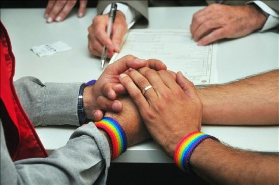 Matrimonio gay, un “falso derecho”: Arquidiócesis
