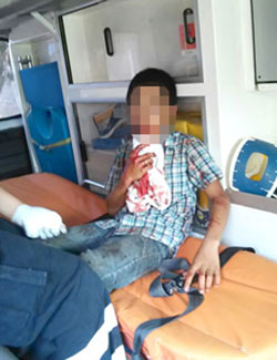 Se disparan hermanitos con un rifle