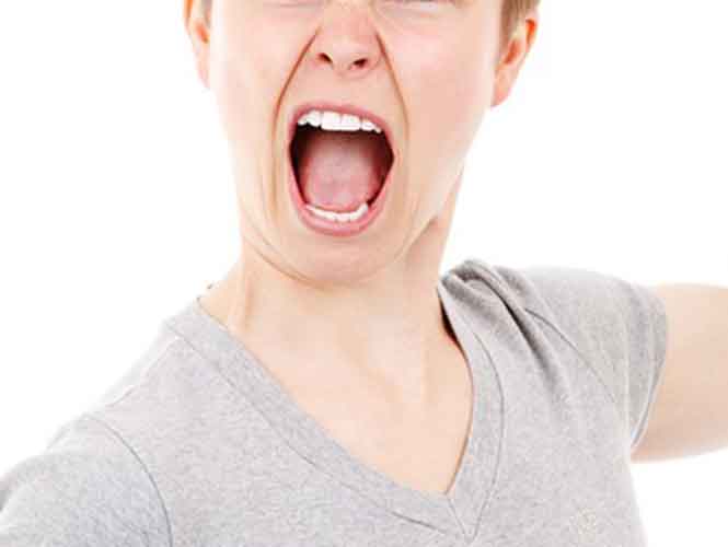 Detienen a mujer que atacó a mordidas a víctima