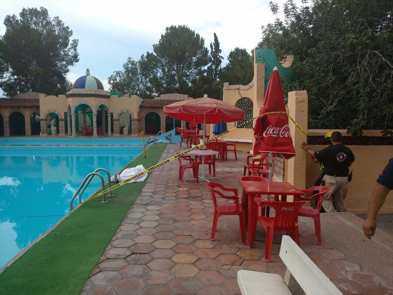 Muere ahogado en alberca de hotel en Saltillo