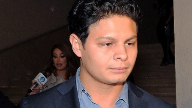 Acusan de portación de armas a ex de Ninel Conde