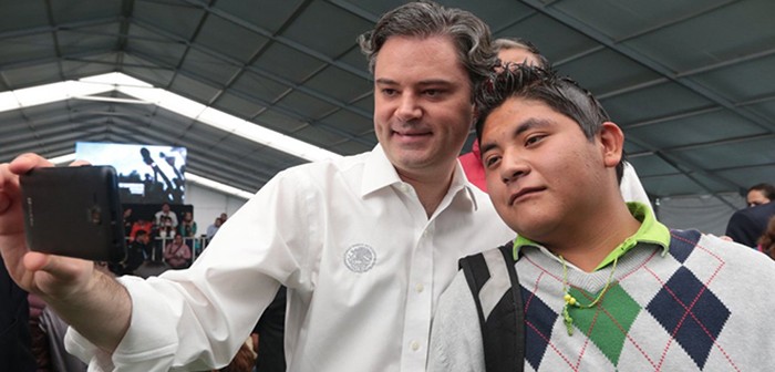 Educación transforma vidas, familias y al país, destaca Nuño Mayer