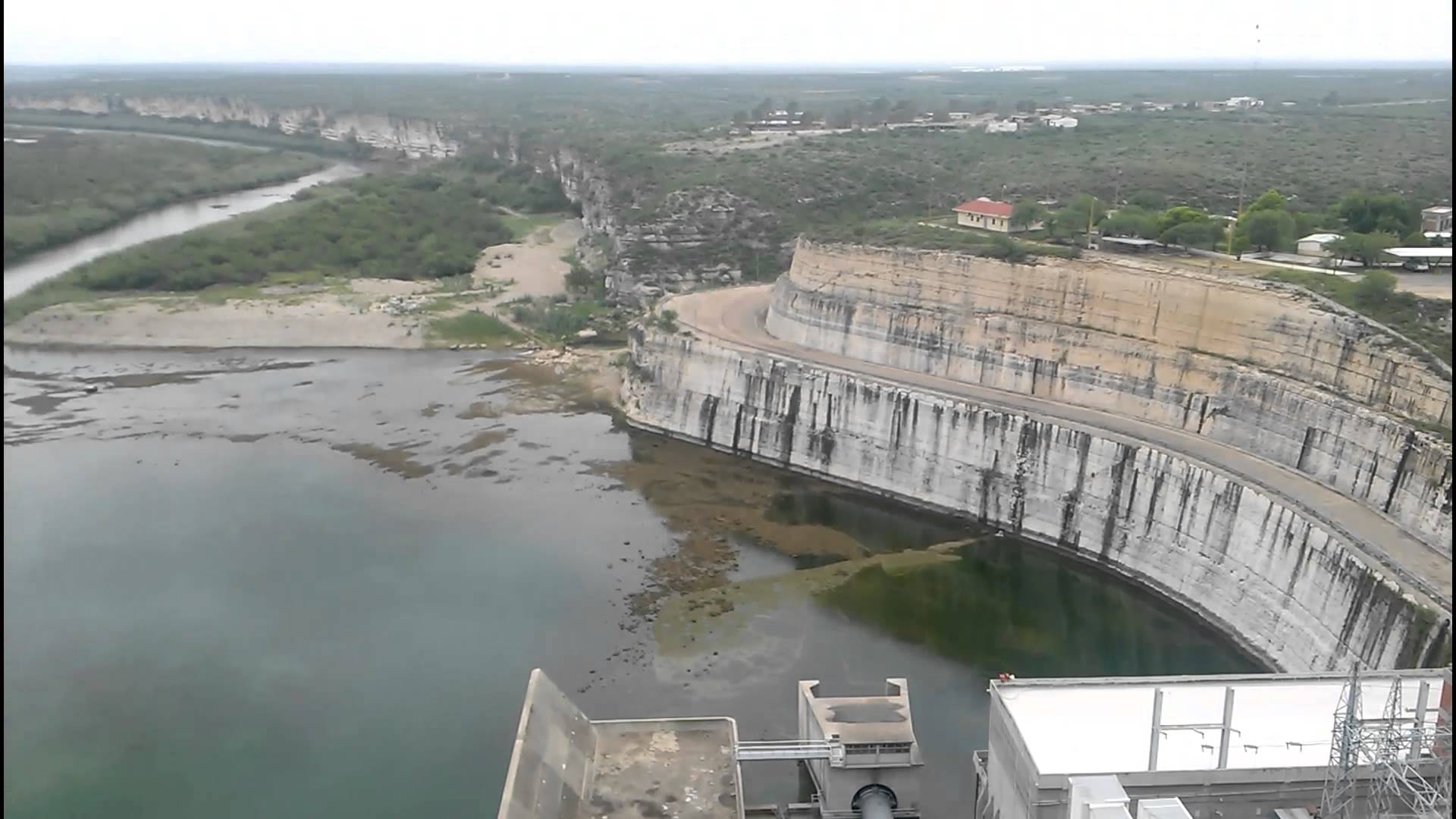 Rescatan cuerpo de joven ahogado en Presa la Amistad