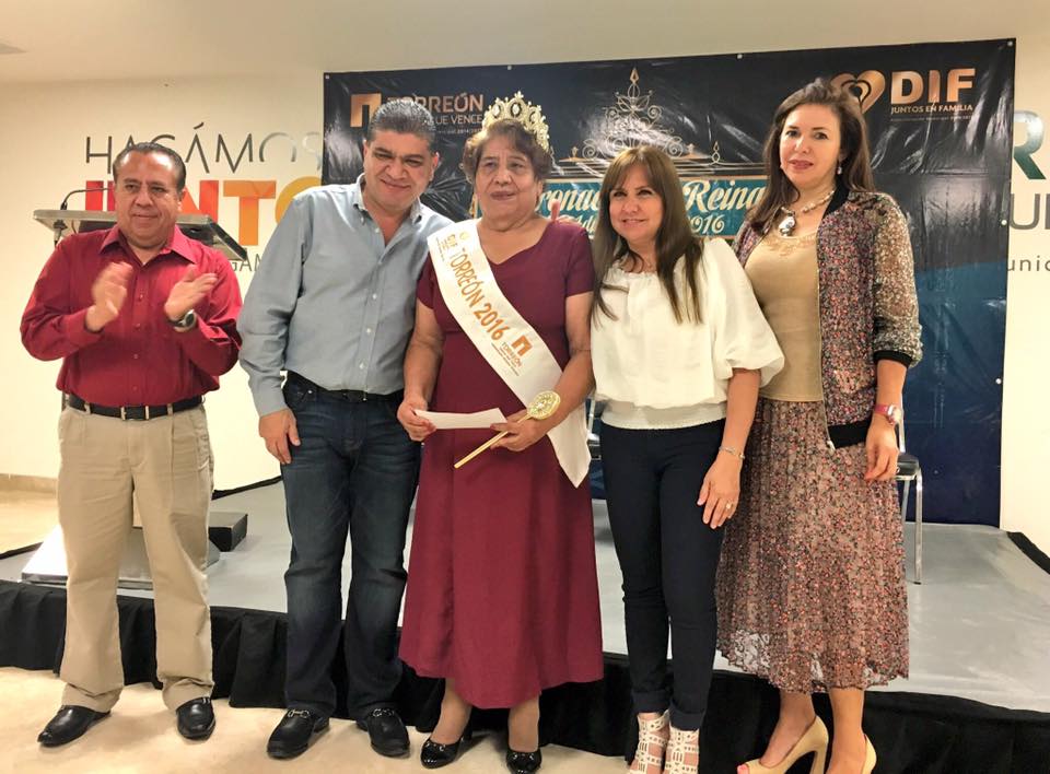 Entrega Riquelme estímulos a participantes del certamen Reina del Adulto Mayor
