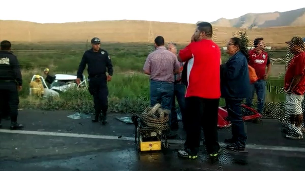 Fuerte accidente deja 8 lesionados y una persona sin vida