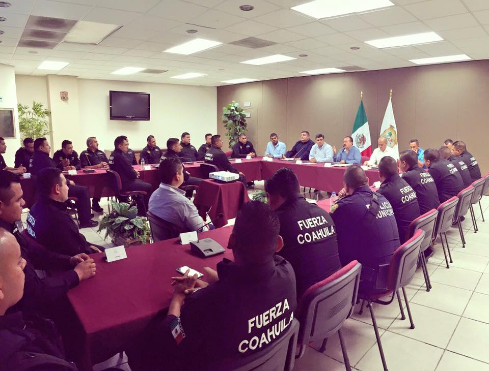 Encabeza Secretario de Gobierno <br>reunión con mandos únicos